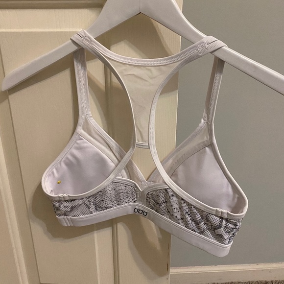 Lorna Jane Sports bra size small snakeskin - Picture 2 of 2